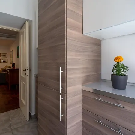 Appartement Elegante Con Terrazzino Nel Centro Di *
